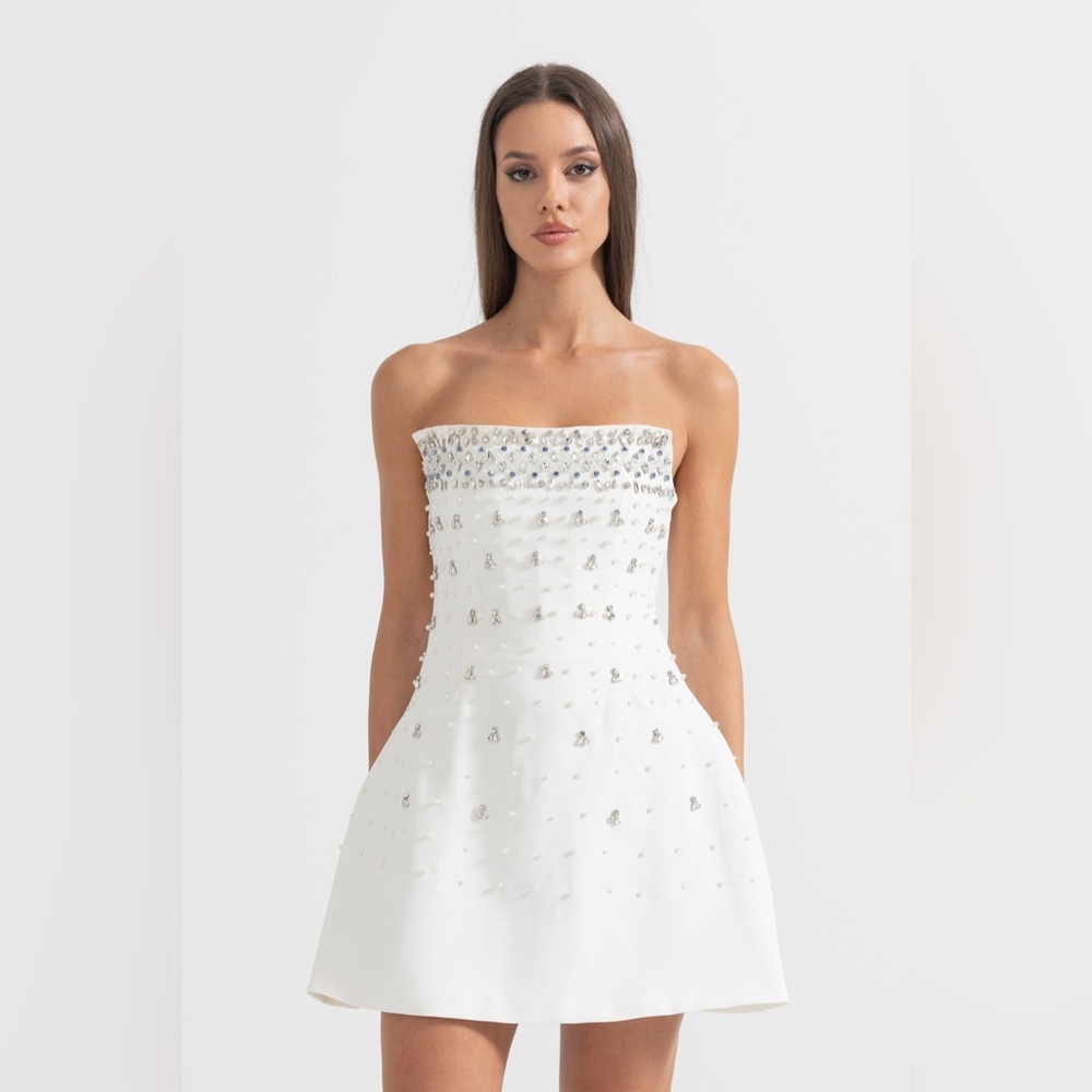 Elegant Strapless White Dress